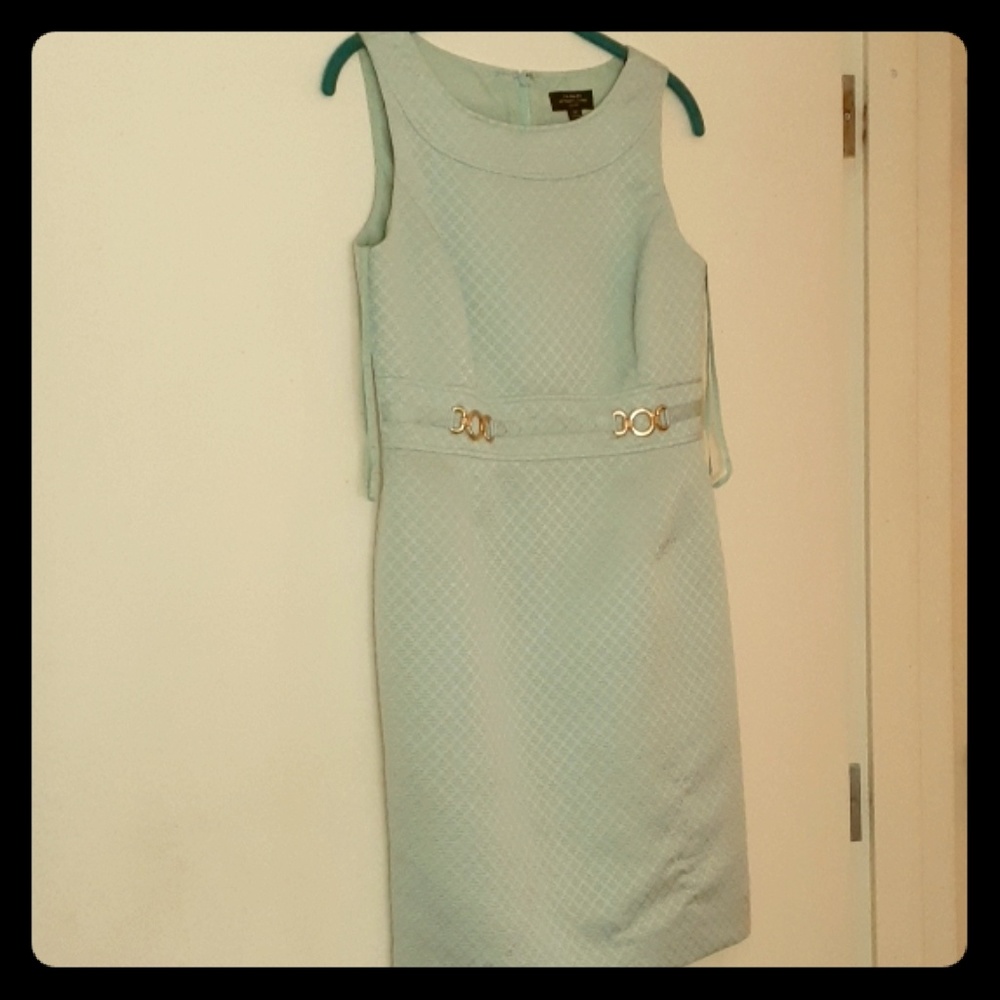 Tahari sleeveless dress